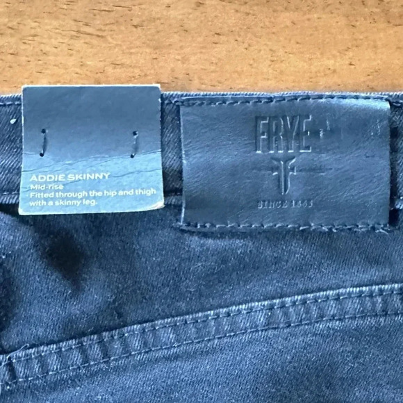 NWT FRYE Denim Jean—Addie Skinny Mid-Rise in Black. Size 28 - Picture 5 of 5